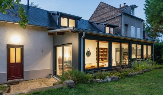 Créer une extension à sa maison : Guide complet pour réussir son projet d’agrandissement